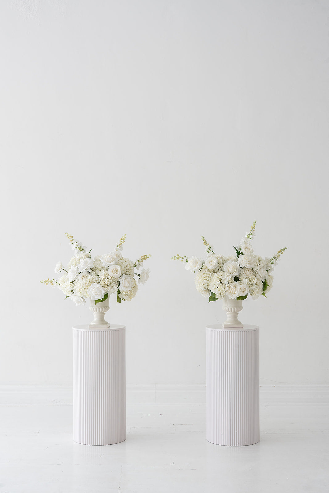 White Urn Set (2 pieces)